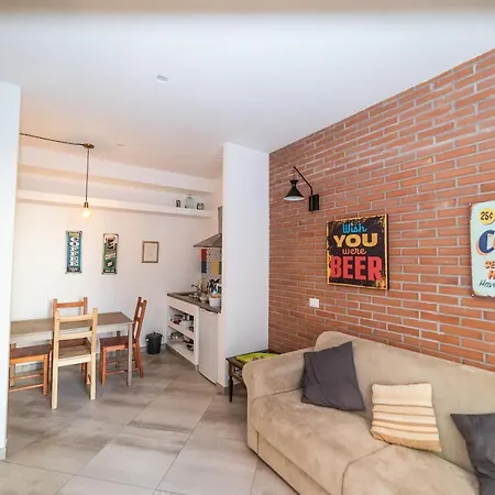 Alice In Wonderland Apartment