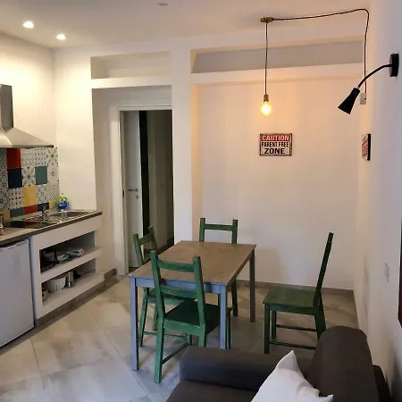 Alice In Wonderland * 那不勒斯